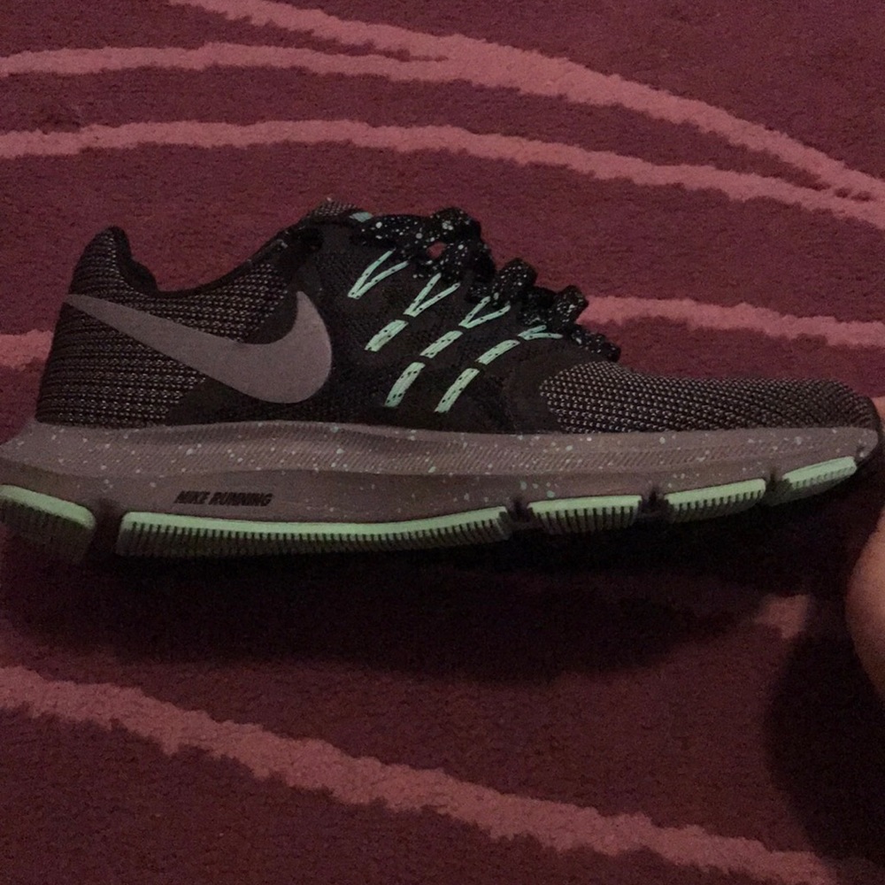 Shoes - Picture 3 of 5